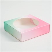 Коробка розово-зелёная, 11,5*11,5*3 см.