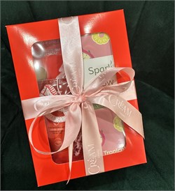 НГ бокс Тропический (мусс д/душа, крем д/рук, игрушка) e2Ed85TmiRwY22krPDDA90