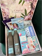 Набор Самой очаровательной (шампунь, бальзам д/волос, мусс для душа, расчёска с украшениями, 2 тк.маски, набор пробников (8 Марта -B1a8eNwijtDC8h1QGWI81